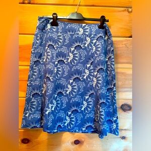 Ann Taylor loft, 100% silk blue and white skirt with side zipper. Size 10